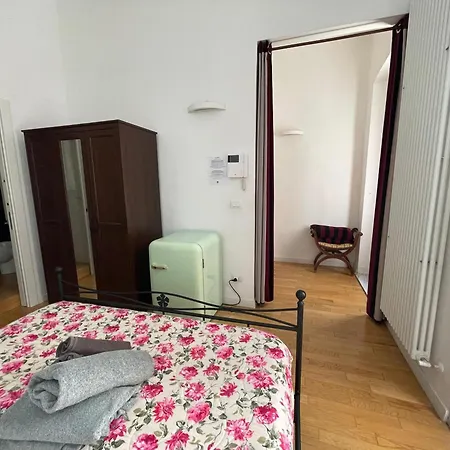 Non Prenotabile Отель типа 